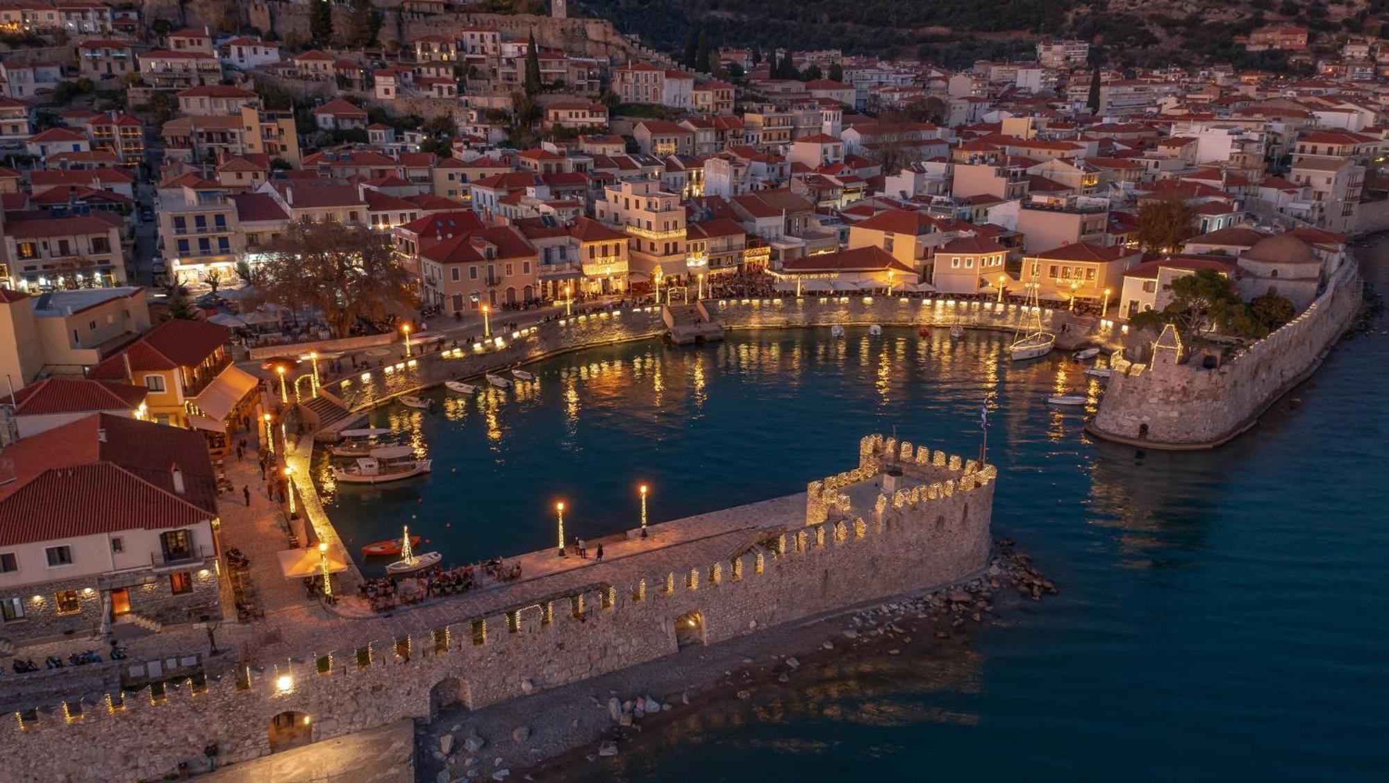 Nafpaktos Beach Luxury Suites Kültér fotó